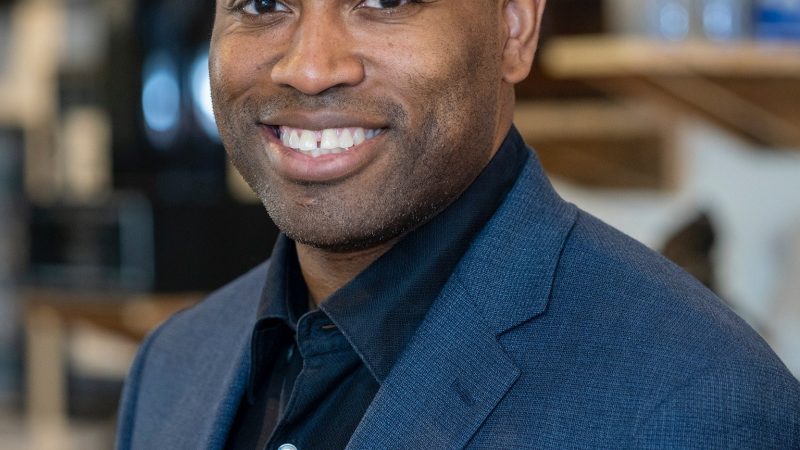 Former Alabama football great Shaun Alexander named homecoming grand marshall   